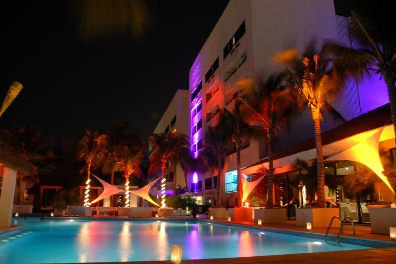 Smart Cancun The Urban Oasis Hotel Exterior photo